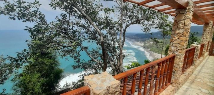 Edge Resort, Yogyakarta Парангтритис Экстерьер фото