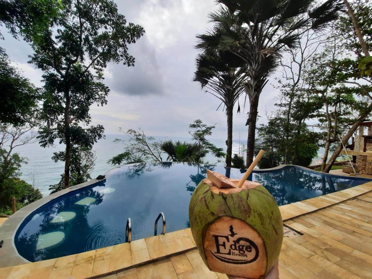 Edge Resort, Yogyakarta Парангтритис Экстерьер фото